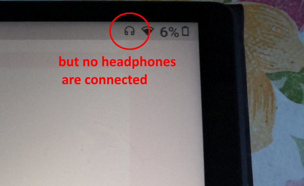 Lenovo Tab M10 - headphone socket still active after removing headphones :  r/Lenovo